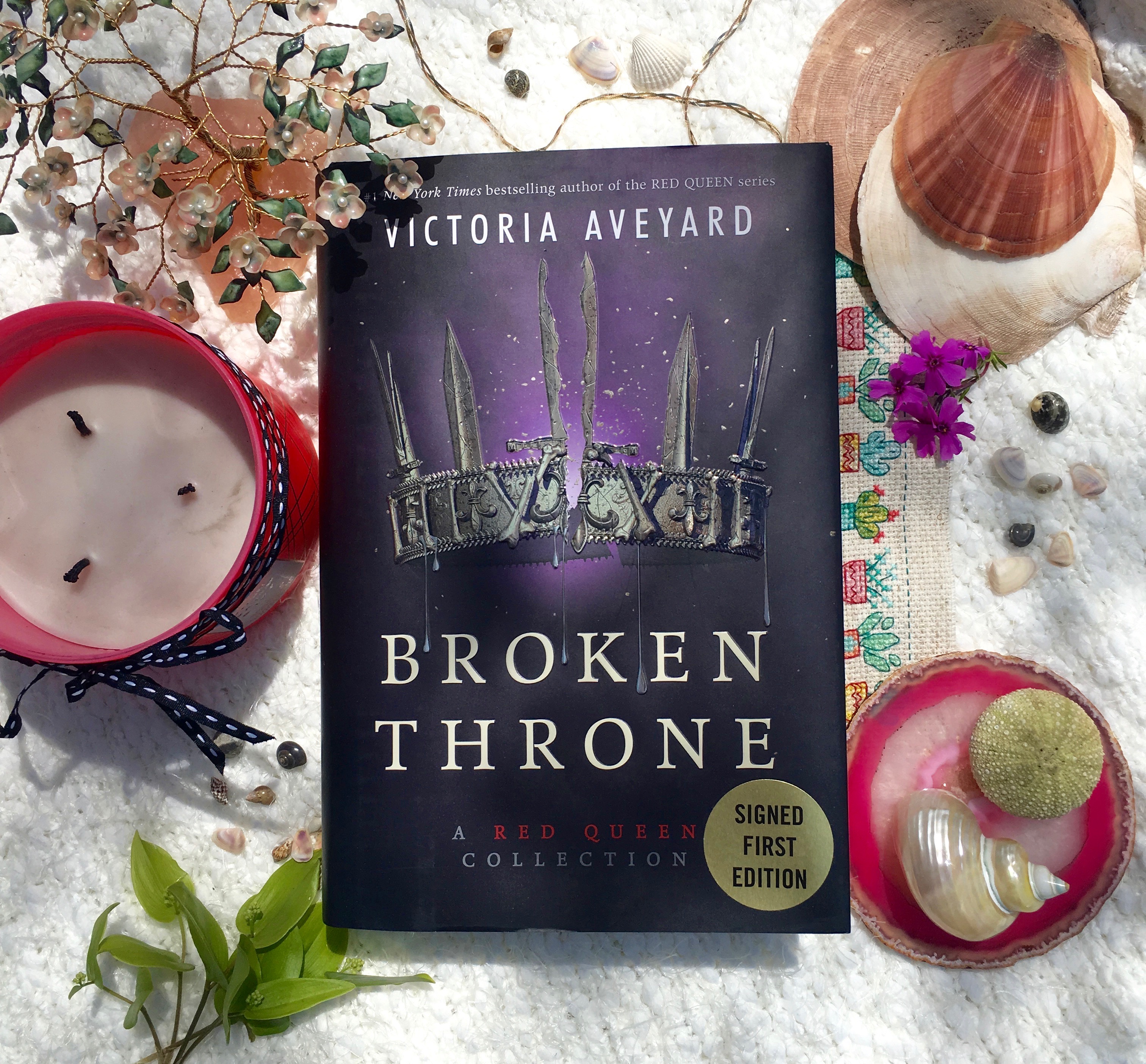 Broken Throne (Red Queen #4.5) by Victoria Aveyard – Review